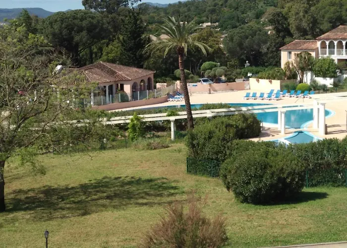 Les Parcs De Golfe De St Tropez , Avec